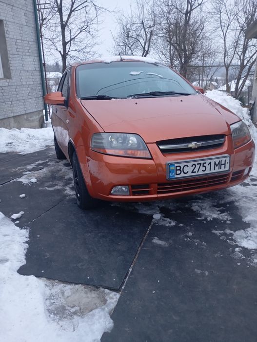 Продається.        Шевроле авео     газ , бензин
