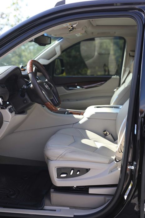 Cadillac Escalade ESV Luxury AWD 2015