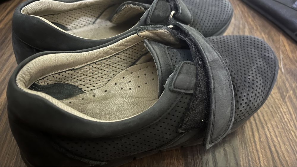 Сороконіжки 32, Туфлі 34-35