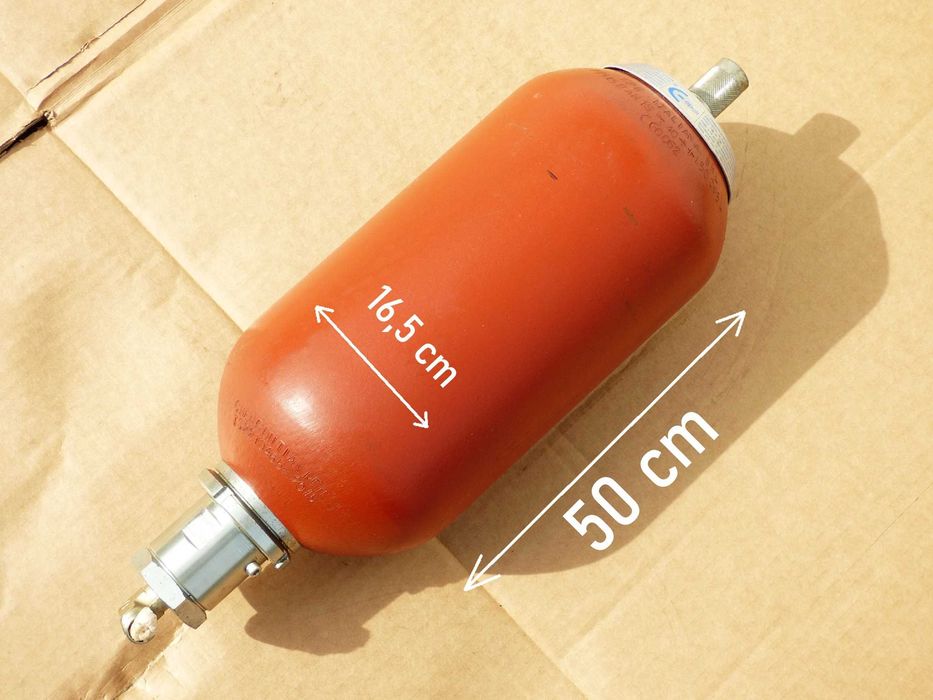 Acumulador hidráulico.