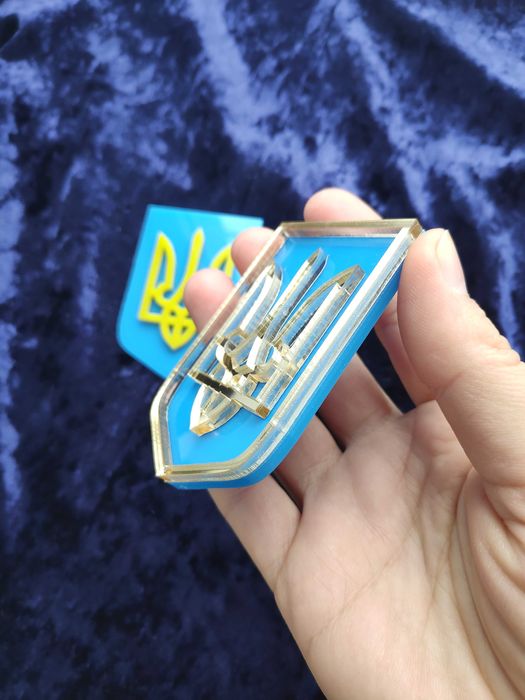 брошка, підвіска, наклейка