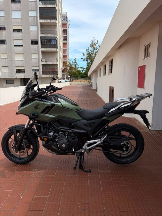 Honda NC750X - 2025