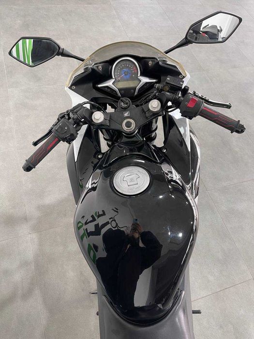 Мотоцикл Honda CBR250R