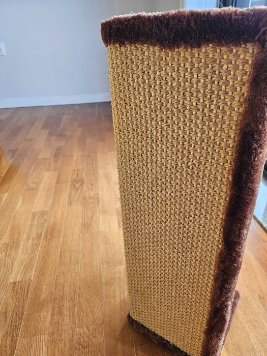 Arranhador de esquina para gato