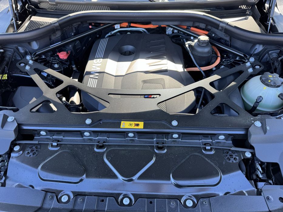 BMW XM 50E plug-in