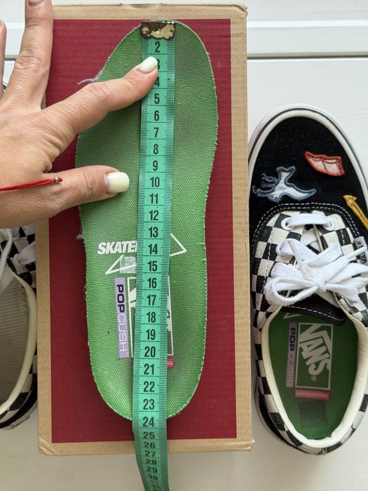 VANS x Skateistan Skate era