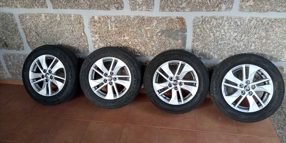 Jantes Toyota originais 15 como novas com pneus
