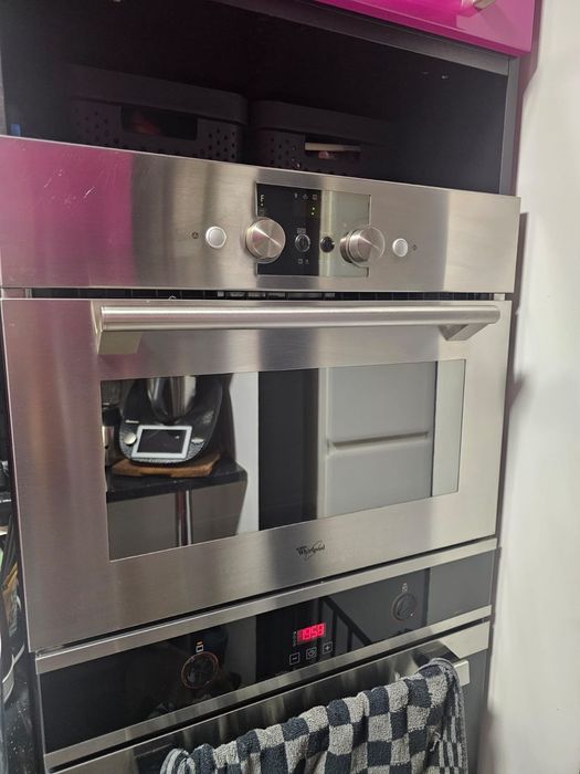 Mikrofala whirlpool stan bdb do szafki 60 cm szer i wys. 46cm