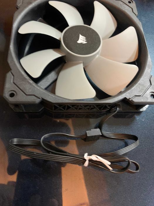 Ventoinha Corsair ML 140 PWM - Nova