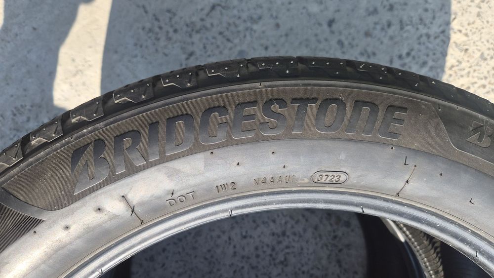 255/50R20 Bridgestone Alenza