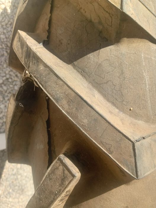 Шина прицепного оприскувача R40. 8,25-40. МТЗ ЮМЗ Джон Дір