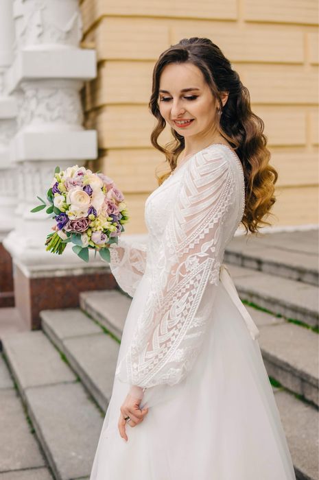 Продам весільну сукню