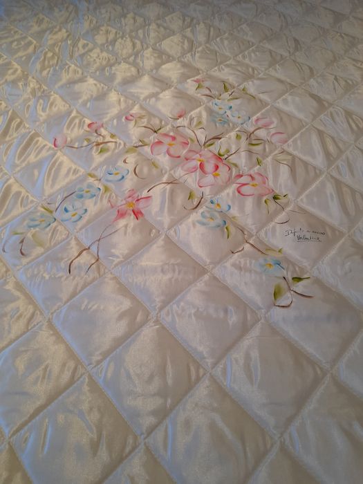 Colcha para cama de casal dá para um colchão de 1m40cm por 2m