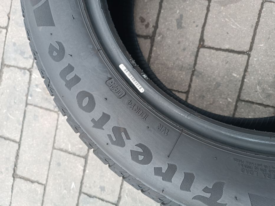 235/55R17 Firestone Roadhawk 2