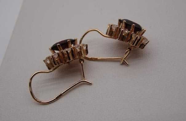 Złote wiszące kolczyki granaty i cyrkonie owalne markizy.