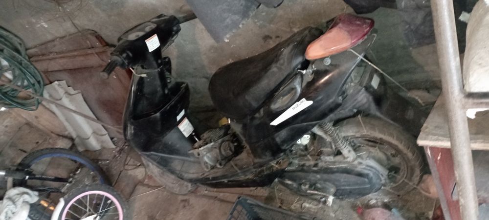 Продам 2 скудери по ціні 1 Хонда діо аф34 і сузуці лец 2