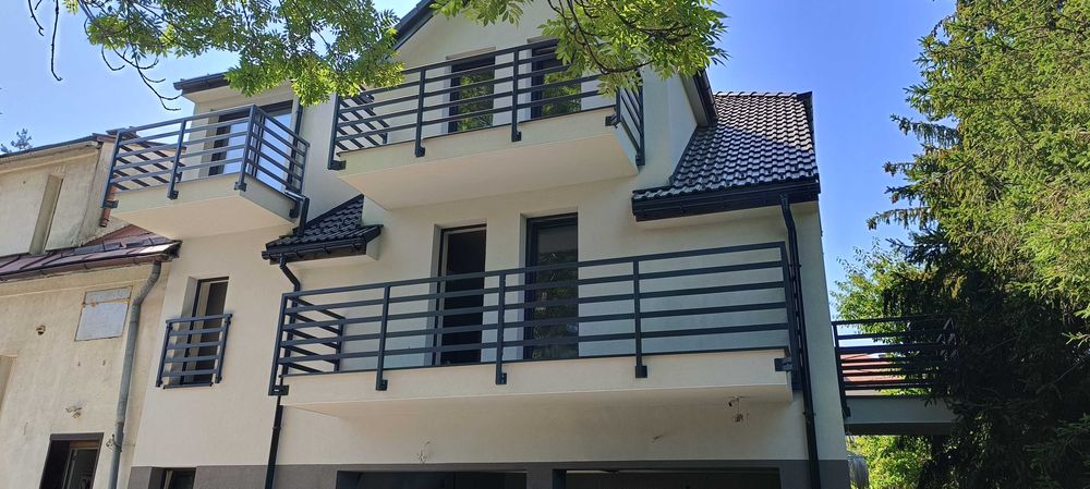 Balustrady metalowe i aluminiowe | Nowoczesny design | Montaż