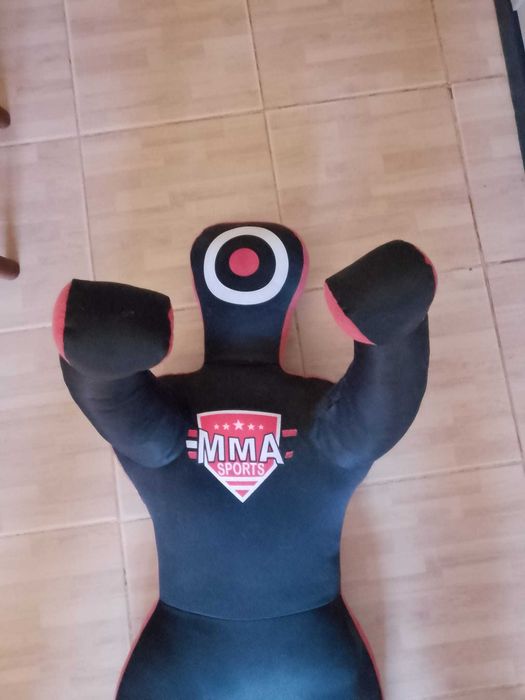 Boneco de treino MMA em ótimo estado