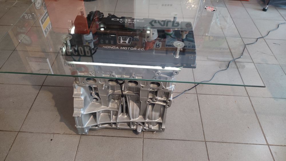 Mesa feita com motor Honda