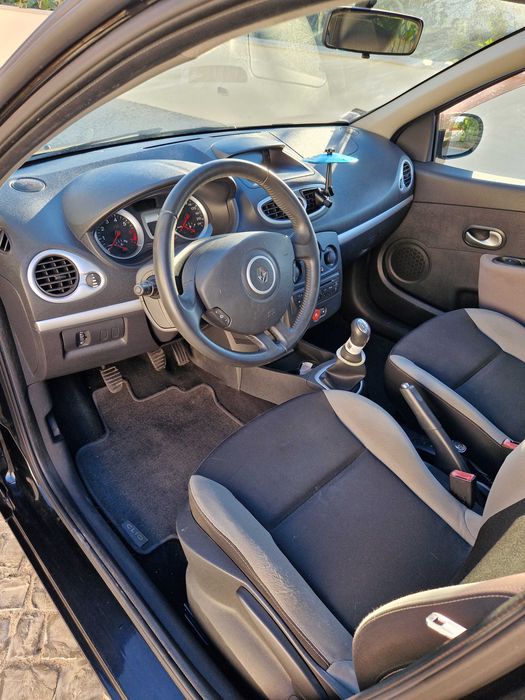 Renault Clio 1.2 Gasolina 75 Cv