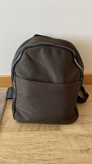 Mochilas de várias cores