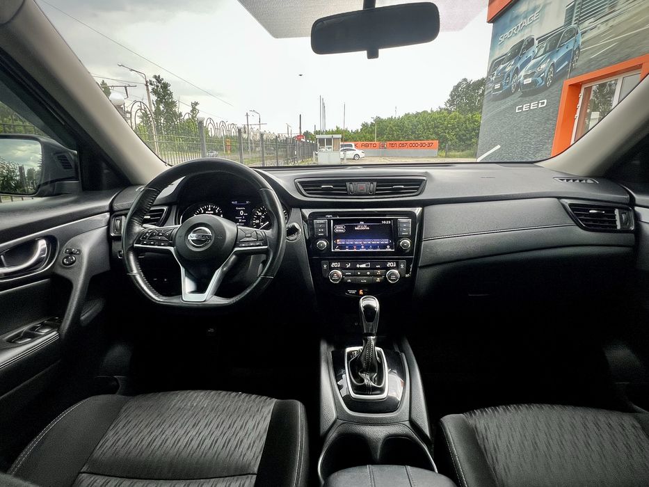 Продам Nissan Rogue.
