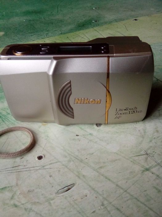Пленочный фотоапарат Nikon