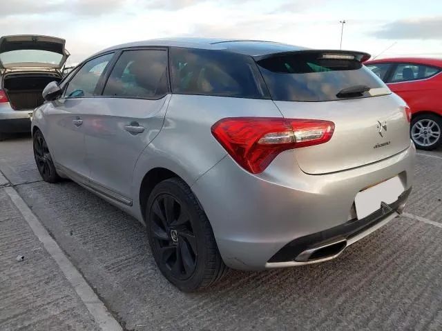 Citroen DS5 Hibrido 200cv para peças - 2.0 HDi | RH02 - Parachoques | Frente Completa | Rádio | Jantes | Faróis | Portas | Vidro | Motor | Tampa Mala | Farolim | Farolins | Xenon | Pre LCI
