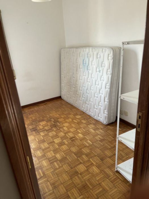 Quarto solteiro em Gaia (N222)