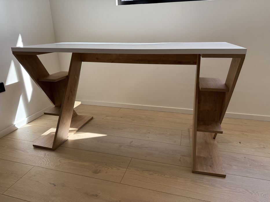 Secretária elegante branca/madeira