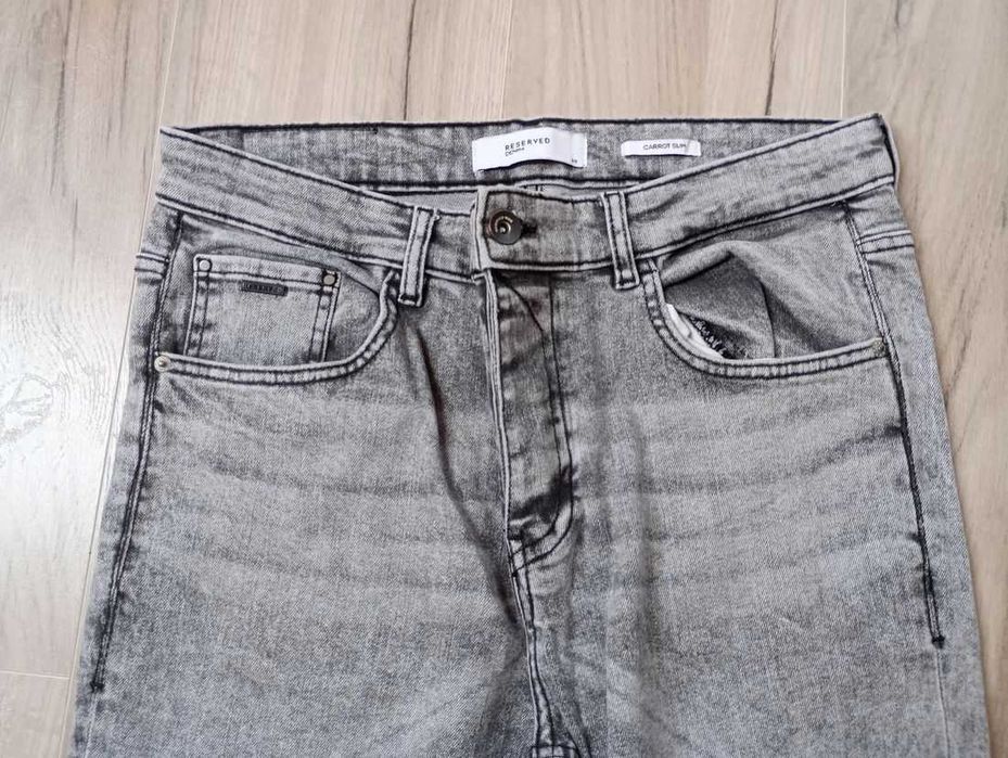 Spodnie młodzieżowe Reserved rozmiar 32 kupione w Anglii