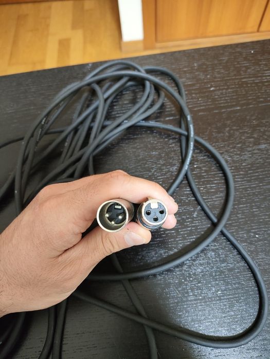 Kit Home Studio Focusrite Scarlett 2i2 + Microfone Condensador + Cabo XLR