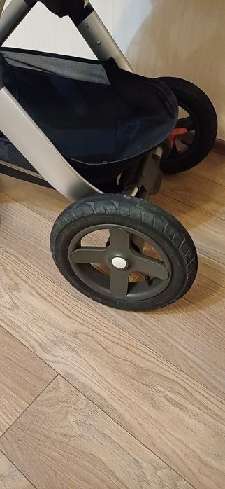 Продам дитячу коляску Stokke Trailz