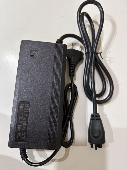 Зарядний пртстрій Bosch електровелосиреда smart system