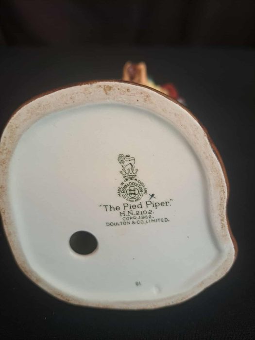 Royal Doulton "The Pied Piper" (O Flautista de Hameli)