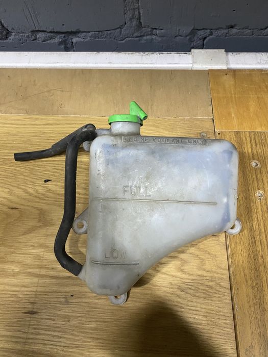 Расширительный бачок 17930-65J Suzuki Grand Vitara 2005-2015