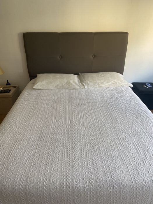 Cama casal confortável