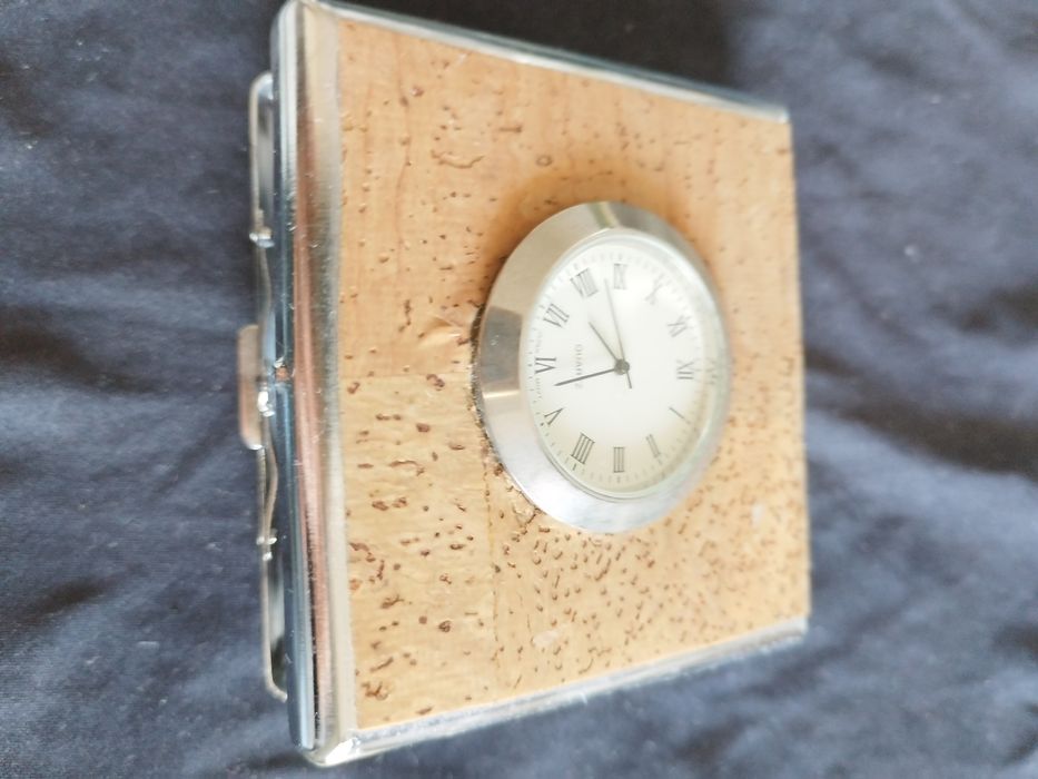 Cigarreira com relógio