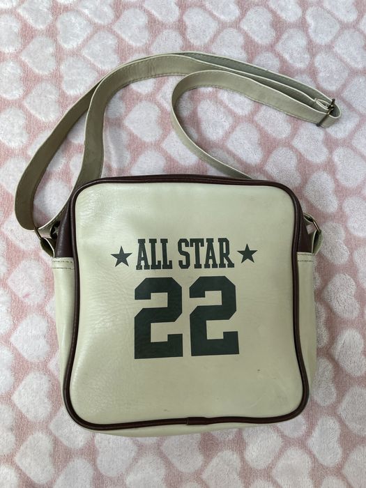 Torba marki Converse All Star. Posiada ślady użytkowania widoczne na z