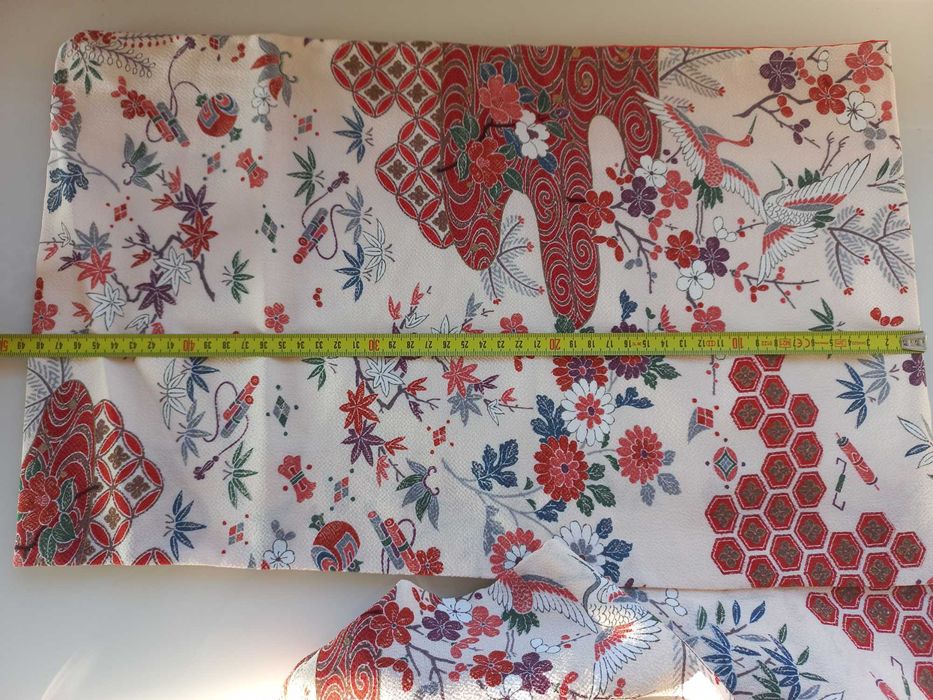 Autentyczne kremowo-czerwone kimono komon z motywem żurawi, kwiatów