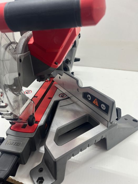 Piła ukośnica z posuwem Milwaukee M18 FMS190-0 190 mm 18V body