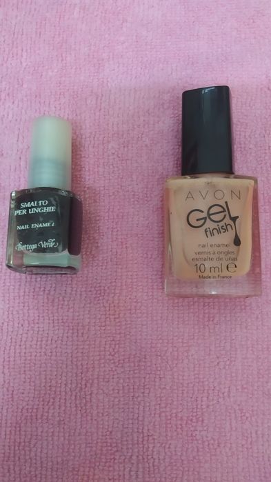 8 Vernizes usados de várias marcas + Taça para manicure