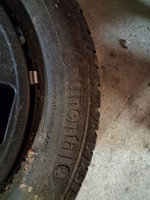 Pneu continental novo 185/65 R15 com macaco
