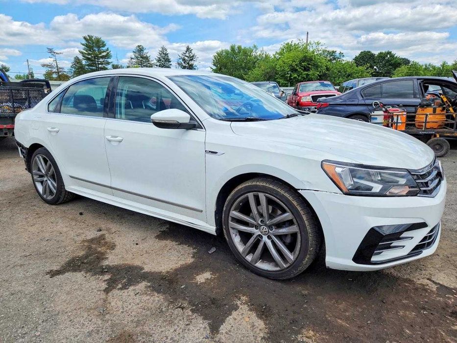2017 Volkswagen PASSAT R-LINE