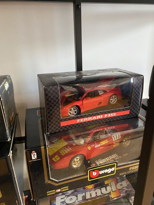 Coleção de Carros (Ferraris) à escala - Novos ainda na caixa original