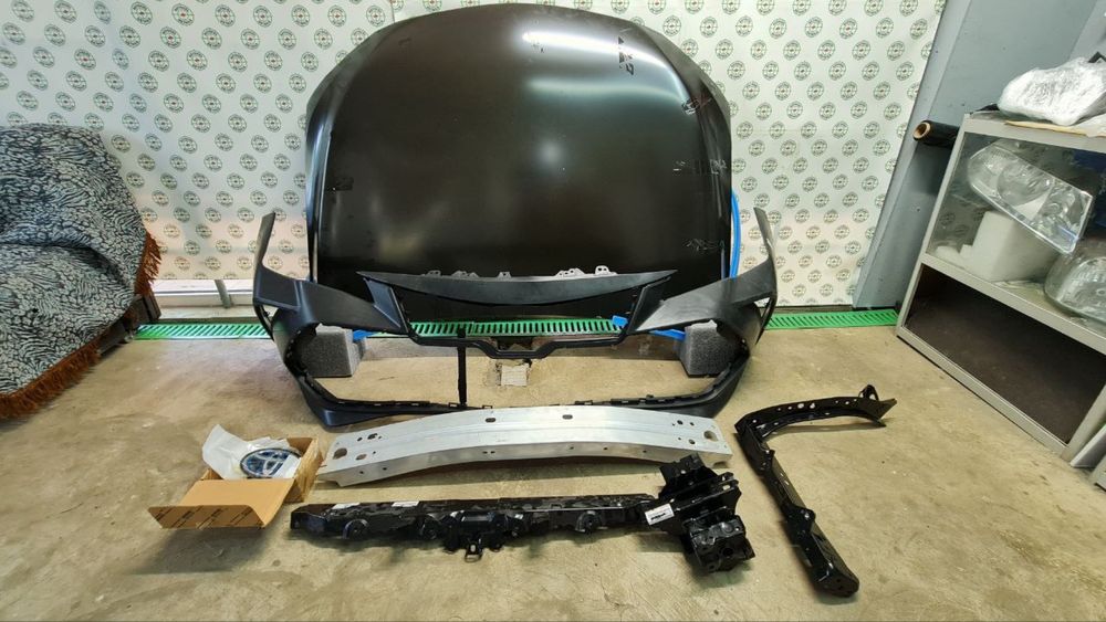 Деталі передньої частини Toyota Avalon 2020-2023