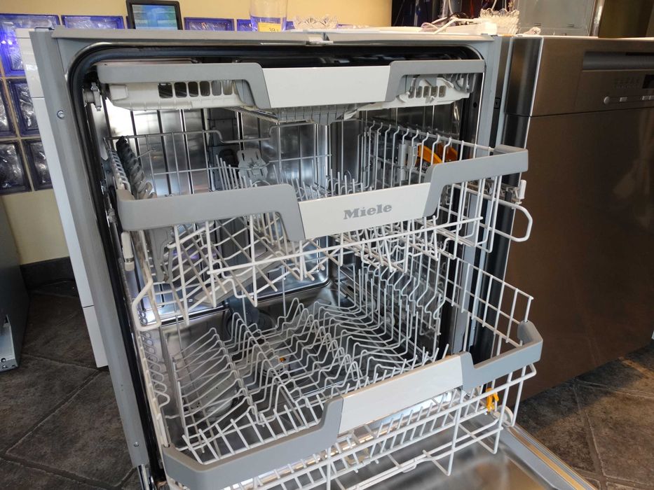 Zmywarka pod blatowa biała Miele G7200 SC nowy model 6 m-cy gwar