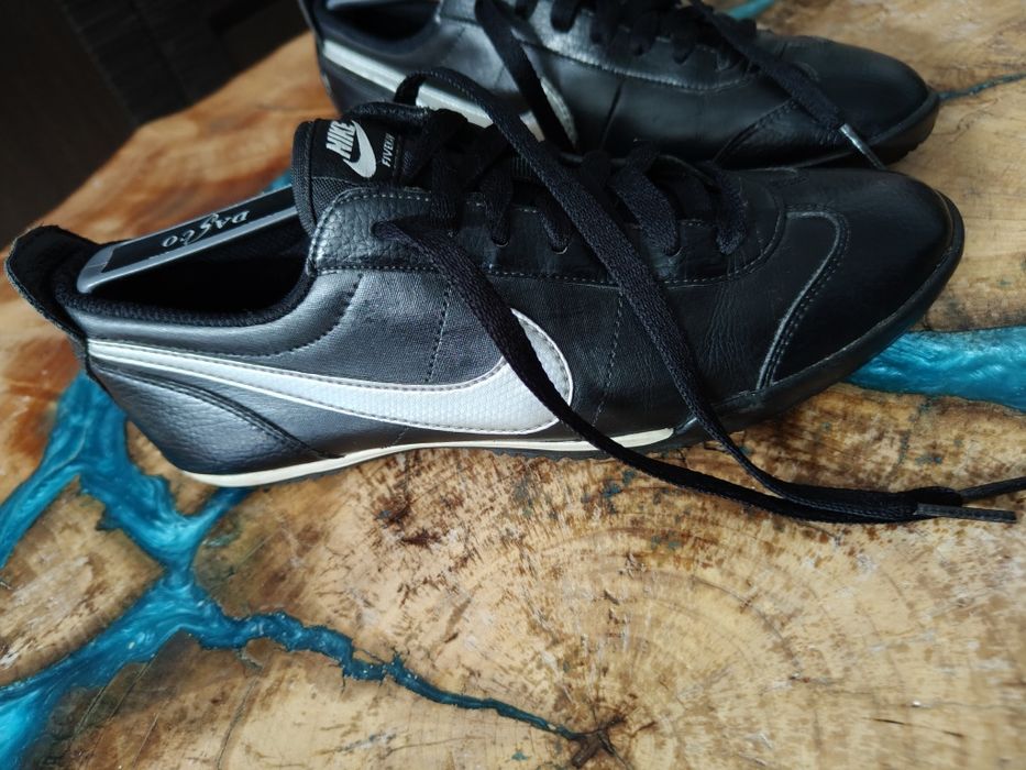 Buty sportowe firmy Nike model Fivekay