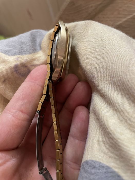 Продам Часы Слава 27 камней Au