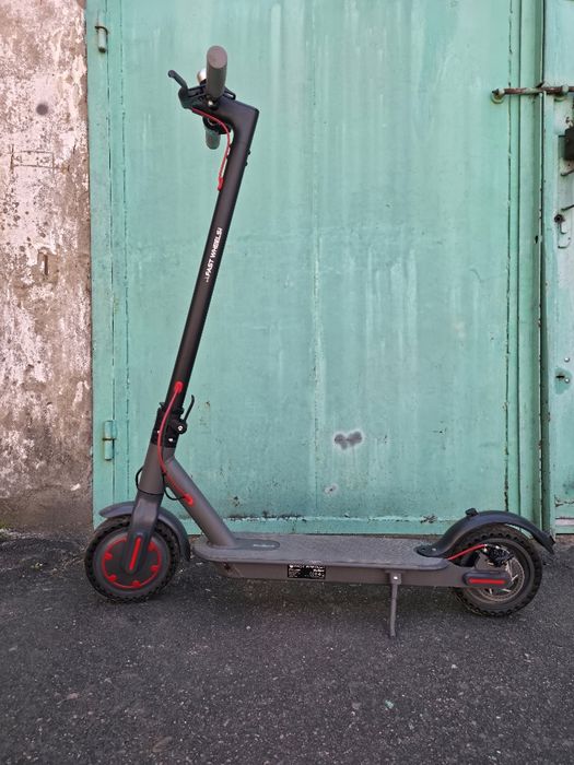 Електросамокат Rebel Fast Wheels PRO